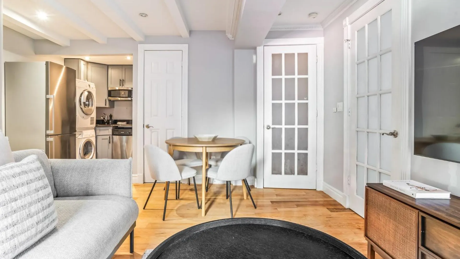 Stylish Midtown 2Bed 1Bth Apartment In The Heart Of Midtown Manhattan New York
