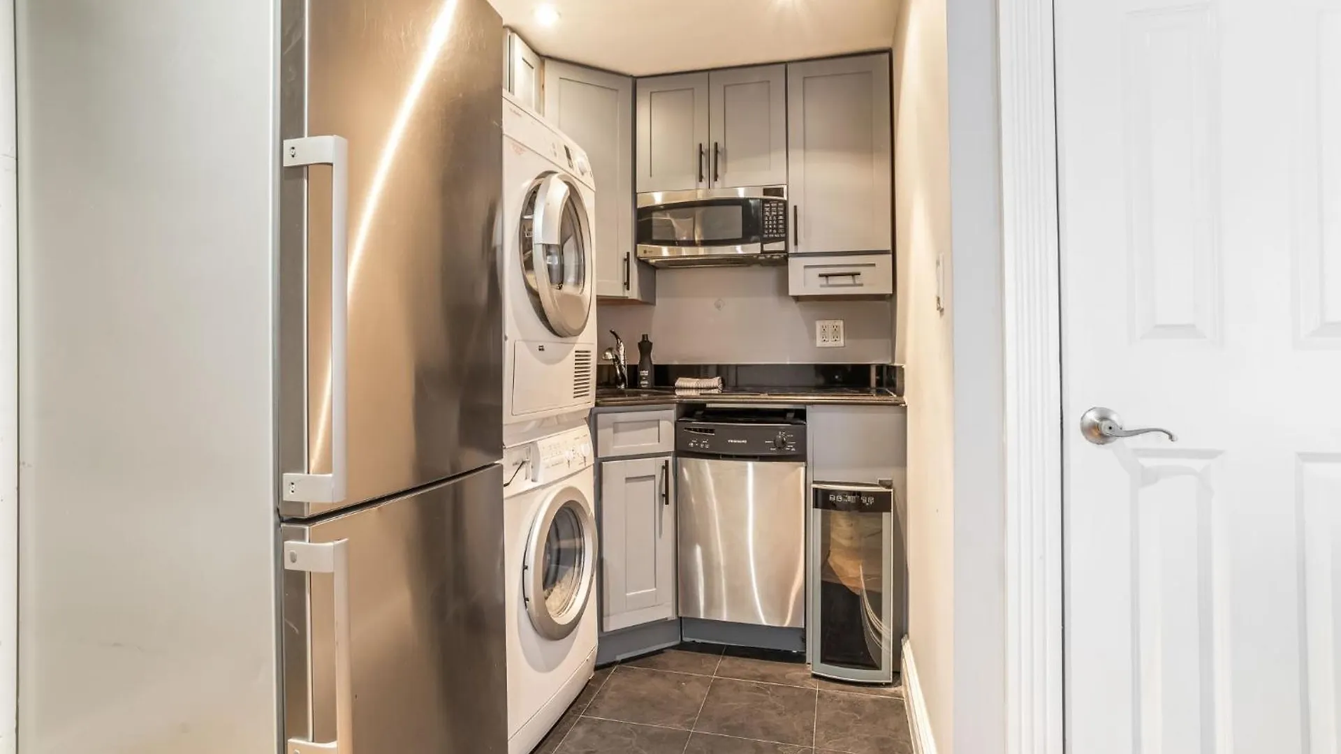Stylish Midtown 2Bed 1Bth Apartment In The Heart Of Midtown Manhattan New York
